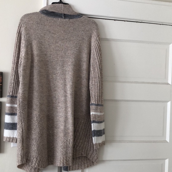 NWOT Pretty Tan Cardigan - Picture 3 of 9